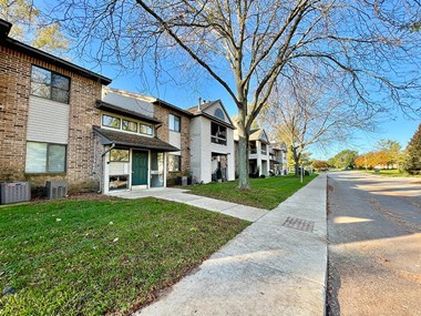 3242 Huntington Woods Dr 1-2 Beds Apartment for Rent Photo Gallery 1
